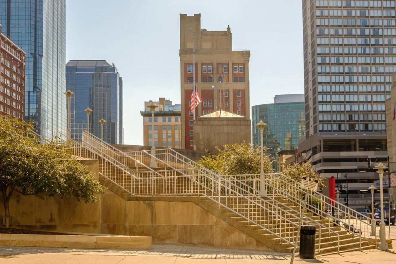 Frontdesk 915 Broadway Apts Downtown Kansas City Eksteriør billede